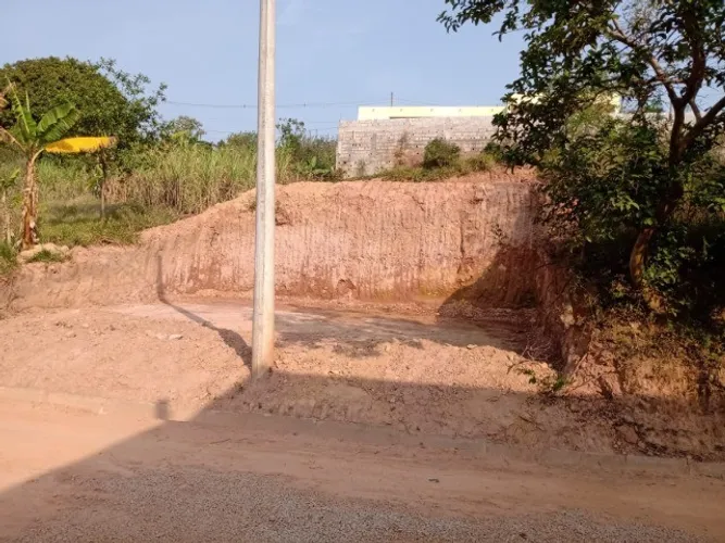Lote/Campo Limpo Paulista/Bairro>PQ Santana>cod>7711