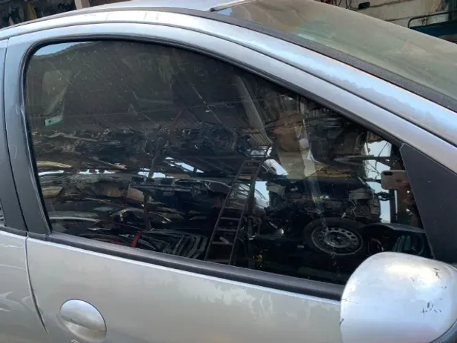 Vidro da Porta Dianteira Direita Peugeot 206 2007 à 2012