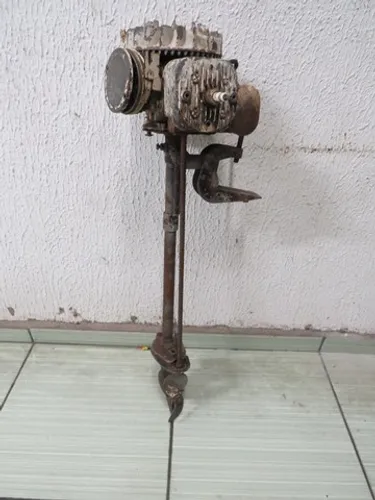 motor barco antigo.