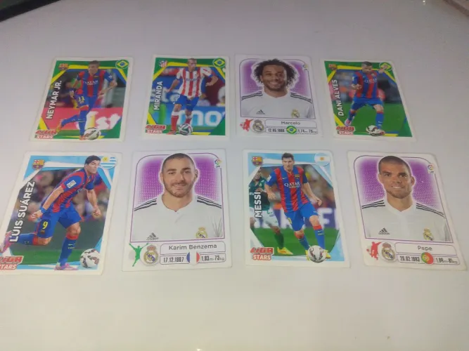 Kit de figurinhas da liga 2014 bem conservada 
