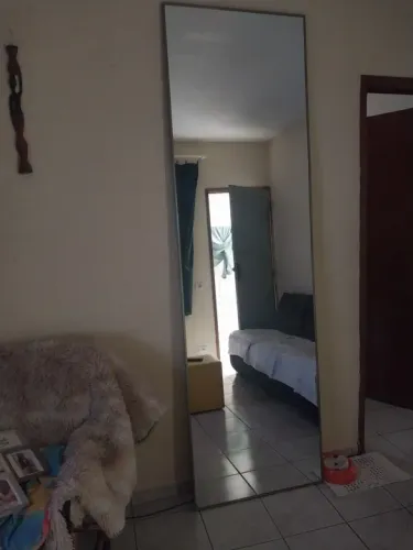 VENDE-SE DOIS ESPELHOS