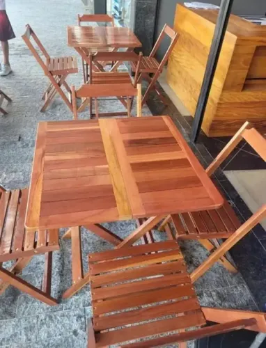 "Transforme Seu Ambiente com Nossas Mesas Dobráveis de Madeira!"