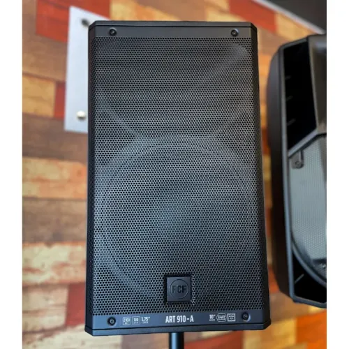 Caixa de Som Ativa RCF Art 910a 2100w