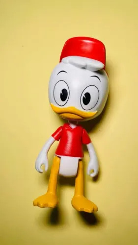 Ducktales - Huguinho Pato - boneco do sobrinho do Pato Donald - altura 7 cm