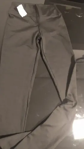Calça legging com ziper 
