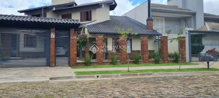 Lindo sobrado no Bairro Cristo Rei, com 257,84m².