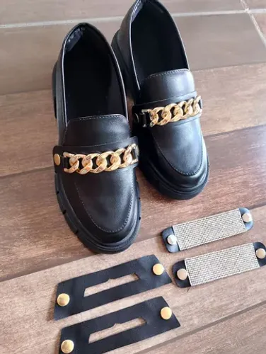Mocassim Tratorado Preto com tiras removíveis