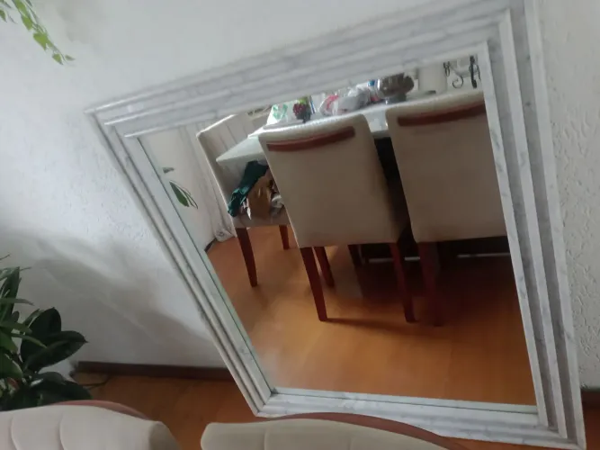 Espelho com moldura 
