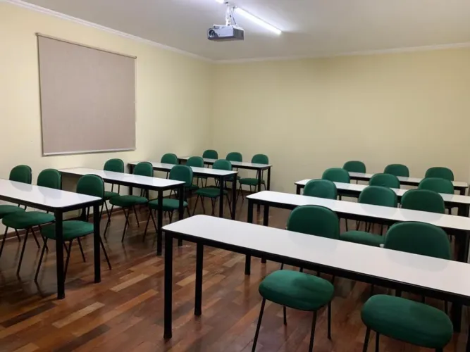 Mesas Escritório, reunião e home office - 1,80x0,50 Perfeito Estado de uso.