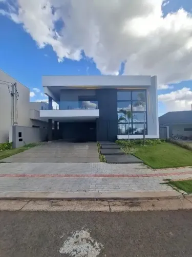Casa de luxo à venda em Arapongas com 4 suítes e área de lazer completa!