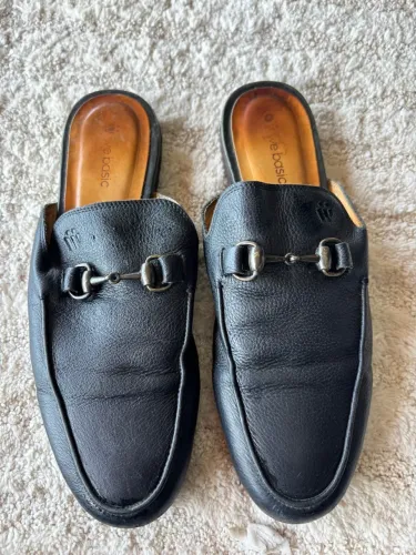  Mule Couro Preto com Detalhe em Metal