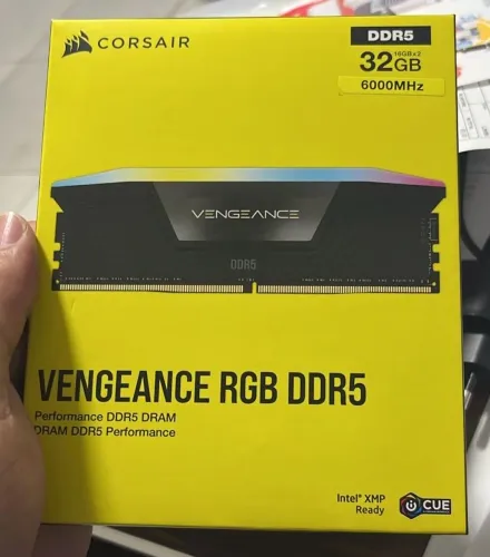 Kit memorias ddr5 2x16GB 6000MHz Usados