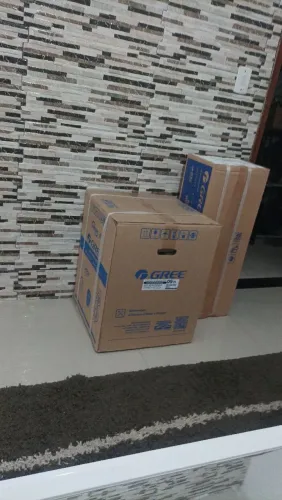 Vendo ar Gree inverter com wifi 9 mil BTUs gás r32