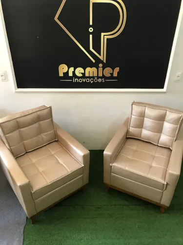 Poltronas em costuras Duplas, Tecido Facto Tipo courino 