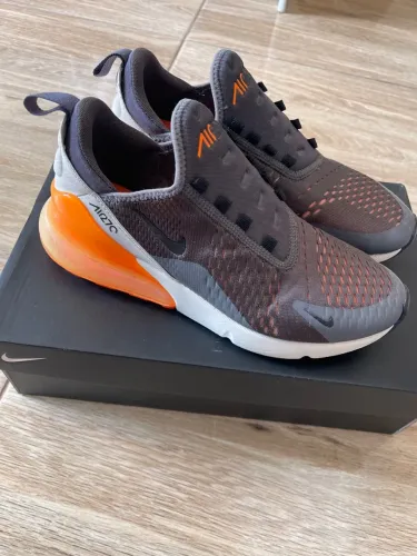 Tênis Nike Air Max 270 