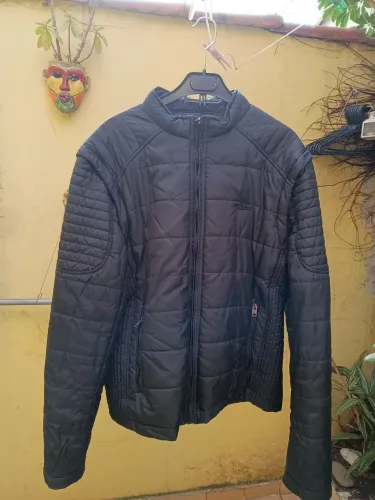 Jaqueta Puffer Preta - Conforto e Estilo