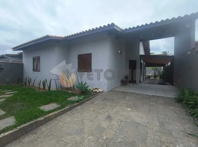 Casa com 3 dormitórios à venda, 181 m² por R$ 900.000,00 - Jardim Britânia - Caraguatatuba