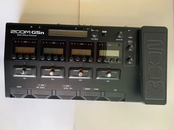 Pedaleira Zoom G5N
