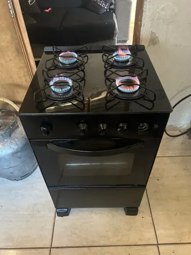 Fogão 4 Bocas Preto com Forno