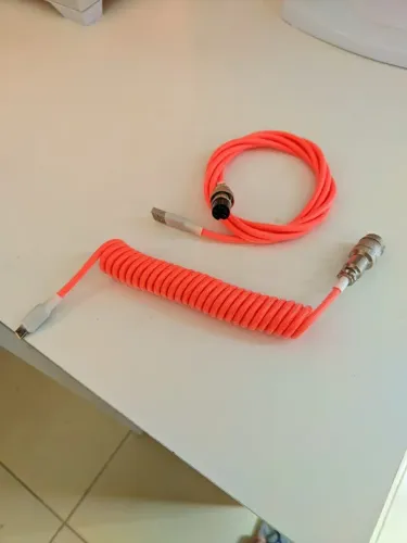 Cabo Coiled Laranja - NOVO SEM USO