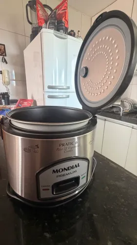 Panela elétrica de arroz Britânia
