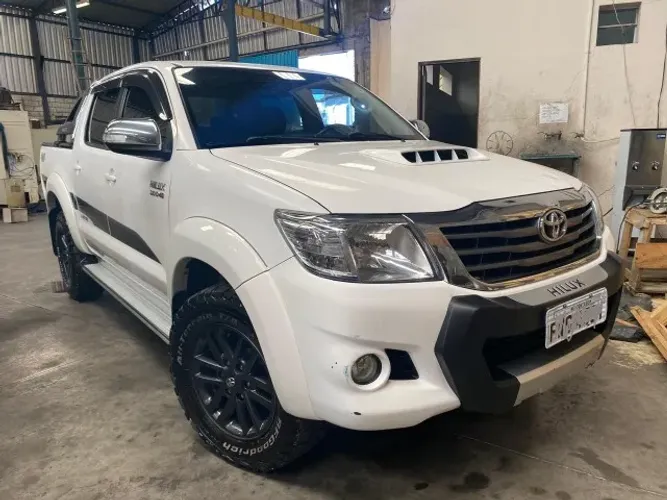 Toyota Hilux CD Limited 4X4 3.0 TDI Diesel Aut. 2015