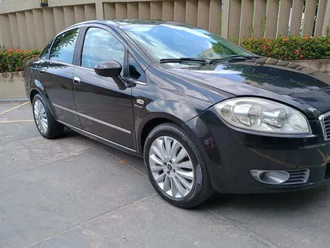 Fiat Linea LX 1.9/ 1.8 Flex 16V Dualogic 4P 2011