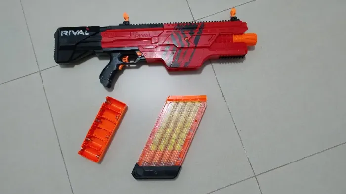 Nerf Rival Khaos MXVI 4000 + Bolinhas (motorizado)