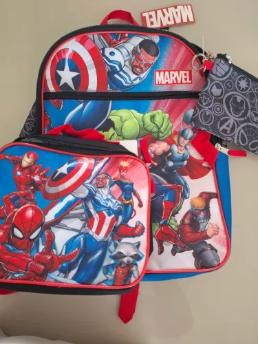 Mochila e lancheira e estojo Marvel - Heróis. NOVOS, COM ETIQUETA