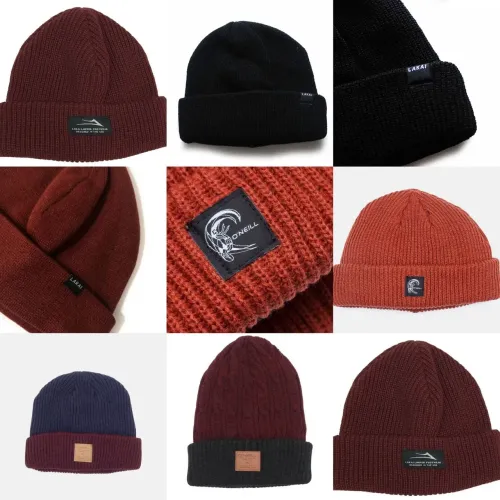 Gorros de lã 70,00 cada