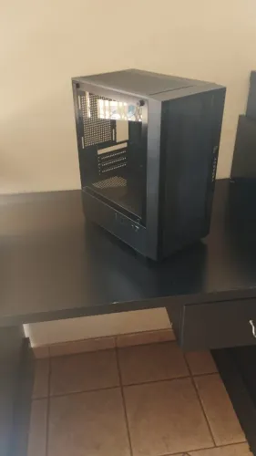 Gabinete Stratus Mesh ACEGEEK