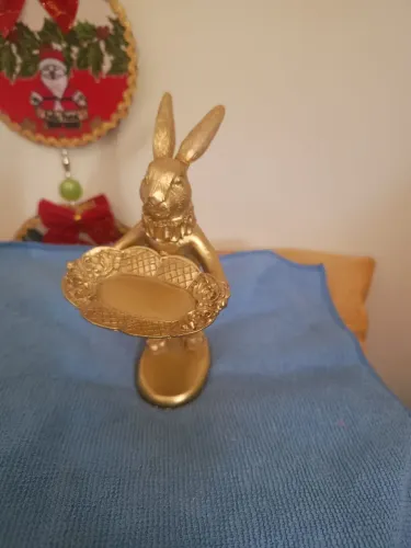 Estátua Decorativa de Coelho Dourado Com Design Vintage