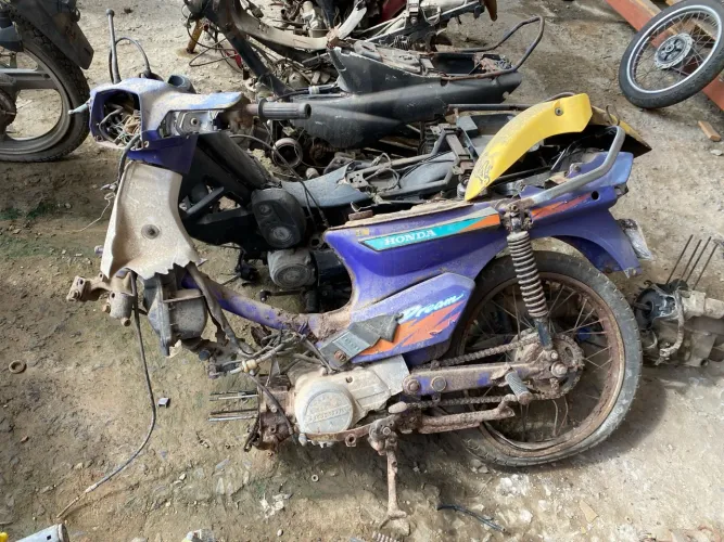 Honda Dream 100 ano 1997- Peças de Moto