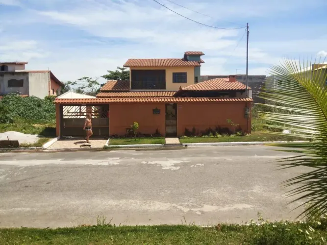CASA INTERLAGOS - 240m2 CONSTRUIDO - 4 QUARTOS/SUITE