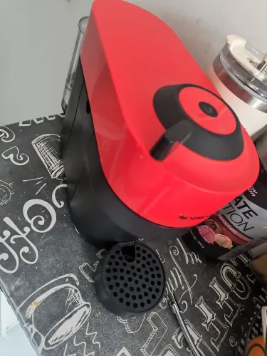 Cafeteira Vertuo Pop vermelha 110V
