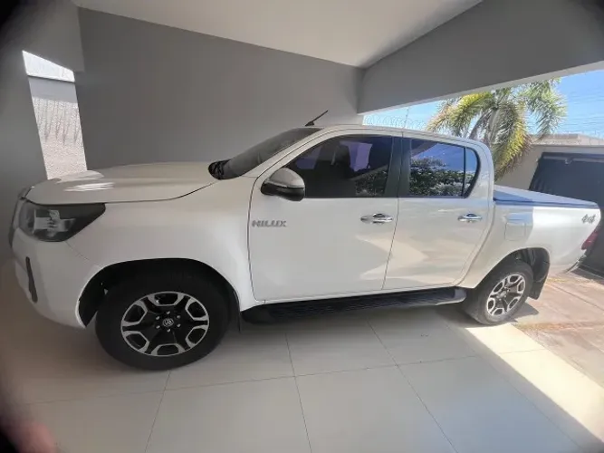 Toyota Hilux CD SRV 4X4 2.8 TDI Diesel Aut. 2021