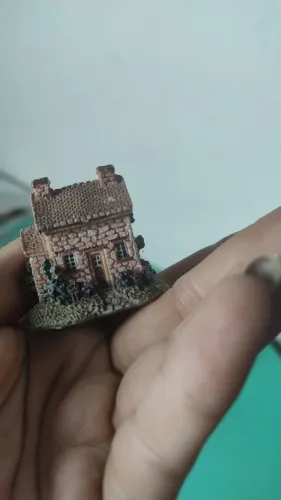 Miniatura de casinha 