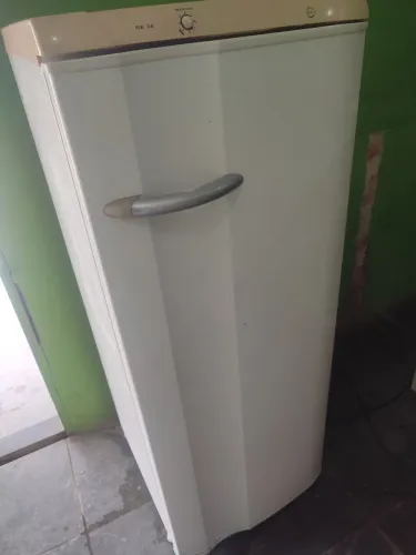 Geladeira Electrolux 260 Litros 