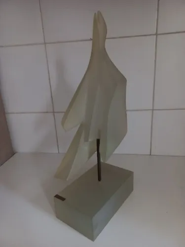 Escultura de Kiria - Obra em resina