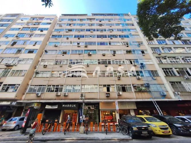 CONJUGADO DE 15M², DE FRENTE, PRÉDIO MISTO, LOCALIZAÇÃO PRIVILEGIADA COM FARTO COMÉRCIO E