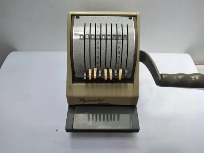 Máquina Eletromecânica Paymaster para imprimir cheques Antiga Antiguidades Raridade Decora