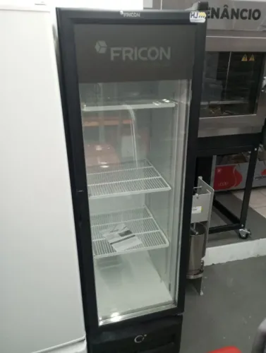 NZ. Freezer vertical porta de vidro com desembaçador 284 L FRICON 