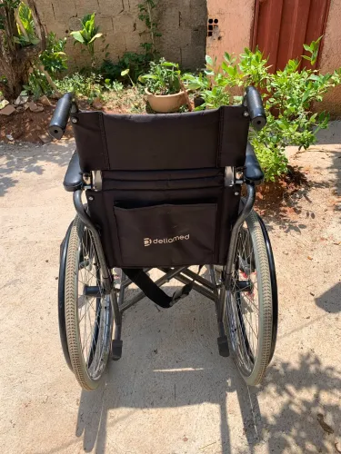 Cadeira de Rodas Dellamed D400