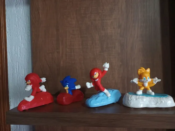 4 bonecos Sonic mcdonalds usados na condição das fotos 