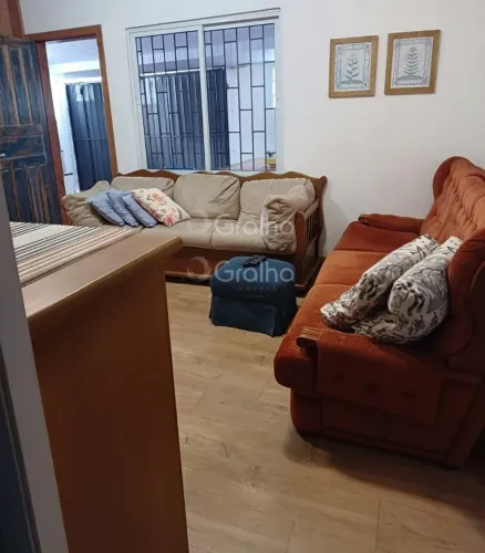 Casa de 90m² com 2 quartos na Agronômica