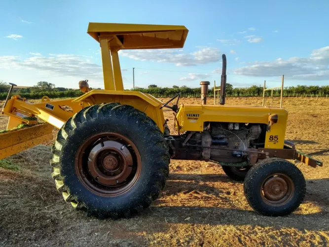 Trator Valmet 85 id