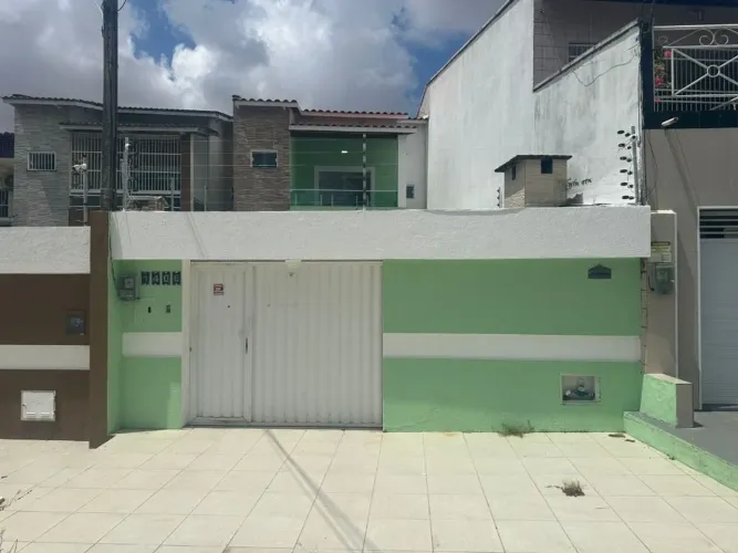 Duplex moderno próximo à UECE!