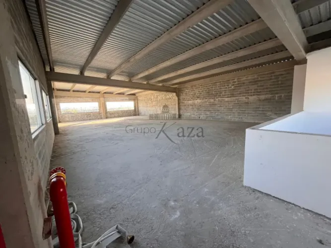 Oportunidade - Loja Comercial - Urbanova - Condomínio Jaguary Open Mall - 338m².