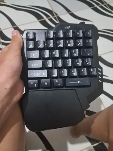 Vendo teclado gamer Único Dono