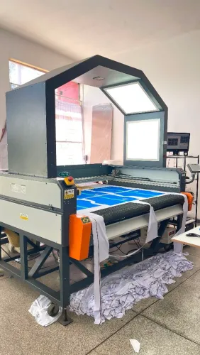 Vende-se um corte a laser futurize